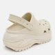 женские кроксы Crocs Classic Mega Crush Clog Bone 207988-2Y2 42-43 (M9/W11) 27 см Bone (196265104192) - изображение 5