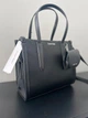 Жіноча сумка-портфель Calvin Klein Satchel CK з ремінцем та чохлом для ключів чорного кольору (RF000858) - зображення 1