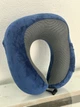 Дорожня подушка-рогалик Memory foam під шию з фіксатором - синій - изображение 4