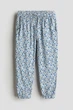 Брюки H&M 924086 122см белые синие цветы - изображение 1