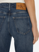 Джинси Regular Fit жіночі Calvin Klein Jeans J20J224514-1BJ 26-28 Темно-блакитні (8721107156798) - зображення 5
