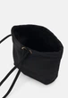 Сумка жіноча Pinko Heart Bucket Handbag ,Nero Antique gold - изображение 4