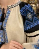 Жіноча вишиванка з чорними вставками та синім орнаментом M бежева (5973) - зображення 7