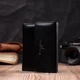 Женский кожаный кошелек ST Leather черный среднего размера с монетницей на молнии 55829 - изображение 7