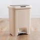 Відро для сміття з кришкою та педаллю MVM BIN-03 18L BEIGE - зображення 2