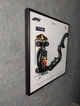 Модель Bburago с Рамкой Держателем 2в1 на Стену или Полку с Red Bull RACING RB20 и 3D Трассой Japanese Grand Prix / "Circuit de Suzuka" / Сезон 2024 Season Model Car #1 Max Verstappen / Макс Ферстаппен - изображение 5