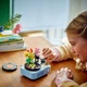 Конструктор LEGO Creator Проигрыватель с цветами 366 деталей (31172) - изображение 4
