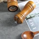 Ручний механічний млин для солі, перцю та спецій Wood S дерев'яна перечниця з регулятором помелу, 14 см (97112189) - зображення 3