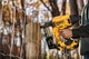 Аккумуляторный скобозабивной степлер DeWALT DCFS950N под скобы 40-50 мм - изображение 9