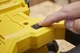 Комплект пила торцювальна акумуляторна Stanley FatMax SFMCS701M1 + Пила лобзикова акумуляторна Stanley FatMax SFMCS600B - зображення 9