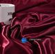 Атласное Бордовое двуспальное постельное белье Moka Textile 175х210см с простіней на резинке и 4 наволочки - изображение 4