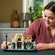 Конструктор LEGO Icons Французька кав'ярня 1101 деталь (10362) - зображення 6