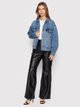 Kurtka jeansowa damska Levi's 90S Trucker Soft As Butter Mid A1743-0004 M Błękitna (5400970984259) - obraz 3