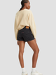 Spodenki damskie jeansowe krótkie Levi's 80S Mom Short Not To Interrupt A4695-0000 24 Czarne (5401105470364) - obraz 4