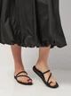 Жіночі шльопанці для пляжу Crocs Miami Toe Loop Sandal Blk 209862-001 41-42 (W10) 26 см Black (196265668762) - зображення 2
