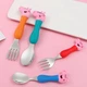 Набір дитячих столових приборів із нержавіючої сталі Peppa Pig 2 ложки та 2 вилки для дитини з ручкою у формі Свинки Пепи (102110643) - зображення 2