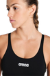 Женский сплошной купальник для плавания в бассейне Arena Team Swimsuit Swim Tech Solid (004763-550-32) 32 черный - изображение 4