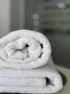 Комплект махрових рушникыв Ideal Textile 50х90 та 70х140 см білі 550 г\м2 - зображення 8