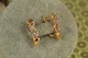 Сережки Xuping Jewelry Пасифлора 1.8 см золотисті - зображення 2