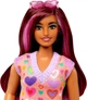 Кукла Барби Модница в платье-свитере в сердечках Кукла Barbie Fashionistas #207 HJT04 - зображення 4