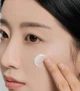 Осветляющий и увлажняющий крем для лица Skin1004 Madagascar Centella Tone Brightening Capsule Cream 75 мл - изображение 4