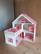 Комплект Кукольный дом с мебелью 14 позиций Fly ship toys Бело розового цвета 550-1039 - изображение 2