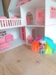 Комплект Кукольный дом с мебелью 14 позиций Fly ship toys Бело розового цвета 550-1039 - изображение 4