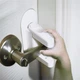 Дитячі обмежувачі 2 шт замок-блокатор на віконні та дверні ручки Door Lever Lock - зображення 12
