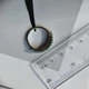 Срібна каблучка з натуральним смарагдом 1.092ct, вага виробу 2,46 гр (2179986) - зображення 4