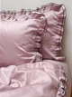Комплект постільної білизни Cozy з рюшами рожевий з чорним кантом Євро 200*220 см, простирадло 220*240 без резинки - изображение 8
