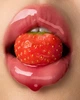 Олійка для губ Gisou Honey Infused Lip Oil Strawberry Sorbet, 8 мл - изображение 2
