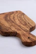 Дошка для нарізання овочів з ручкою та отвором Elia Craft 25х13х1,5см з оливкового дерева - зображення 3