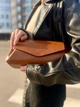 Сумка багет каркасная широкий ремень кожаная средняя коричневая ARTiS Bags 1757 4778 - изображение 1