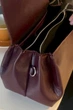 Сумка багет каркасная широкий ремень кожаная средняя бордовая ARTiS Bags 1757 4925 - изображение 6