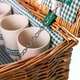 Корзина для пикника 41*31*22 см плетеная из ротанга бежевый набор на 4 персоны со столовыми пластиковыми приборами 21 предмет - изображение 4