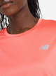 Спортивна футболка для бігу жіноча New Balance Sport Essentials WT41222 M Світло-червона (197967346828) - зображення 4