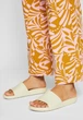 Жіночі шльопанці Crocs Slide Splash Bone (41-42 EU, бежевий) - изображение 5