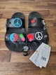 В'єтнамки чоловічі Crocs Classic Feel the Positivity Sandal Black (46-47, чорний) - зображення 5