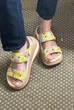 Жіночі Сандалі Crocs Mega Crush Retro Floral Sandal Vanilla\Cork (39-40, бежевий) - изображение 3