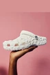 Крокс Класік Клог Геометрія Білі Crocs Geometric Clog White (44-45, білий) - изображение 4