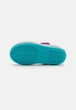 Дитячі сандалії для дівчинки Crocs Crocband Sandal Digital Aqua (30/31, блакитні) - изображение 6