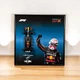 АРТ Рамка 2в1 на Стіну або Полицю 25x25см з моделью Bburago F1 Red Bull RB20 Сезон 2024 Season Model Car Масштаб 1/43 #1 Max Verstappen Ред Бул / Формула 1 / Type - B - зображення 1