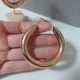 Сережки кільця широкі масивні BS022 DeKolie золотий - изображение 4