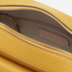 Torebka crossbody damska skórzana Coccinelle Beat E1MF6150201-J19 Żółta - obraz 3
