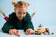 Zestaw klocków LEGO Friends Samochodowa wycieczka przyjaciółek 220 elementów (42659) (5702017815268) - obraz 10