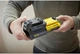 Адаптер перехідник для акумуляторної батареї Stanley FATMAX V20 18В SFMCB100 - зображення 4