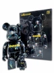 Статуетка Bearbrick x Oasis Knebworth 1996 x Liam Gallagher 400% + 100% 28 см + 7 см Medicom Toy Ліам Галлахер - зображення 9