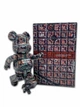 Статуетка Bearbrick x BARCELONA x BENJAMIN GRANT (OVERVIEW) 400% + 100% 28 см + 7 см Medicom Toy Барселона - зображення 9