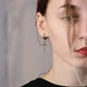 Сережка кліпса унісекс у стрітстайл альт стилі з підвіскою у вигляді хреста та металевим ланцюжком Срібляста - зображення 5