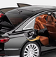 Моделька машини Audi A8 в маштабі 1:24, має звукові та світлові ефекти і рухомі деталі - зображення 5